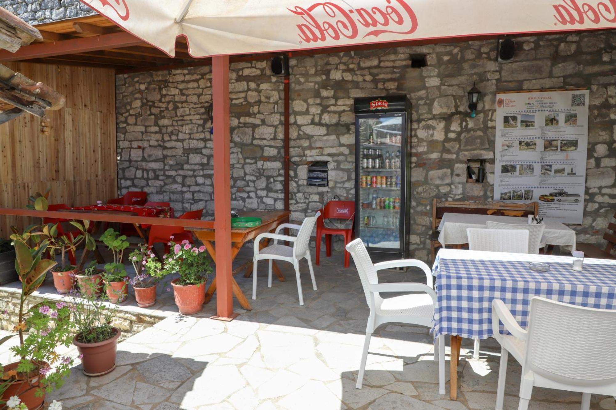 Guest House Vasili Berat Exterior foto